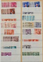 Spanyolország kb 3.500 darabos készlet a kezdeti évektől 16 lapos közepes osztott berakóban