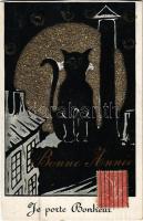 Je porte Bonheur. Bonne Année / New Year greeting art postcard with cat (vágott / cut)