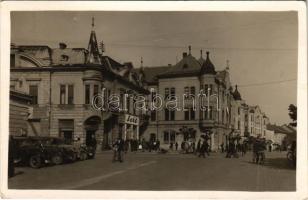 1948 Léva, Levice; utca, üzletek, automobilok / street view, shops, automobiles (EK)