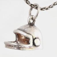 Ezüst(Ag) fonott nyaklánc, jelzett, h: 45 cm, bukósisak medállal, 11,5×1,2 cm, nettó: 6,8 g