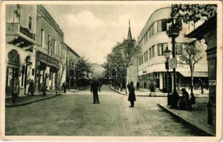 Komárom, Komárno; Masarykova ulica / Masaryk utca, Spitzer Sándor üzlete / street view, shops (fl)