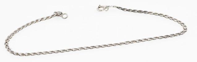 Ezüst(Ag) áttört mintás bokalánc, jelzett, h: 27 cm, nettó: 2,3 g