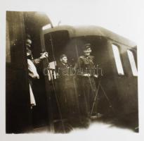 Vasutas és közlekedési tiszteket ábrázoló felvételek, össz. 40 db vegyes, régi és modern fotó, válto...