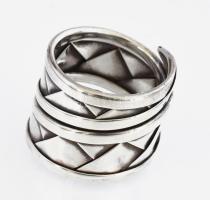 Ezüst(Ag) extravagáns gyűrű, jelzett, m: 54, nettó: 8,8 g