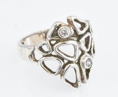 Ezüst(Ag) áttört kétköves gyűrű, jelzett, méret: 57, bruttó: 5,7 g