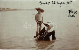 1905 Grado, beach, bathers. photo (EK)