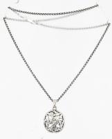 Ezüst(Ag) fonott nyaklánc, áttört medállal, jelzett, h: 46 cm, 2,6×1,9 cm, nettó: 8,8 g