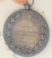 1942 A Genti Zenei Konzervatórium trombita szakán tanult hallgatónak adott érme, oklevele üvegezett ...