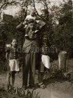 cca 1930-1950 Negatív tartó tasakok negatívokkal, 7 tasak