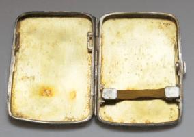 Dekoratív, régi kis női ezüst (Ag) cigarettatárca 63,8g