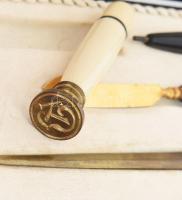 Dekoratív író és levelező készlet pecsétnyomó, levélbontó, stb díszdobozban