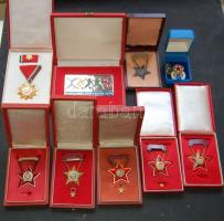 11db szocialista kitüntetés, többsége díszdobozban, némelyik miniatűrrel T:2