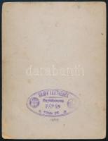 cca 1900 Pápa, népviseletes férfi egészalakos portréja, keményhátú fotó a Skoff Testvérek műterméből...