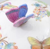 Herendi Viktória mintás bonbonier. Lepke fogóval, jelzett, kis kopással, d: 10 cm