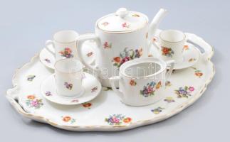 Cseh Alt-Wien porcelán teás készlet, hiányos, sérülésekkel, jelzett, tálcán h: 42 cm