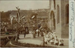 1900 Budapest X. Kőbánya, Szent László plébánia templom felszentelési ünnepsége, Rákóczy kávéház, Grün József üzlete, Wastl Károly vendéglője. photo