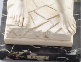 Casea gyár: Dávid szobor. Rezin, márvány talpon, jelzett, kis kopással, m: 39,5 cm