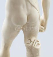 Casea gyár: Dávid szobor. Rezin, márvány talpon, jelzett, kis kopással, m: 39,5 cm