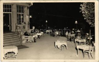1940 Budapest III. Hármashatárhegy, Kilátó vendéglő, terasz, este