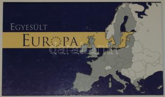 Máltai Lovagrend 2004. 100L "Csatlakozás az EU-hoz" 28db klf emlékpénz, komplett szettben T:PP