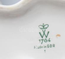 Wallendorf amazon. Biszkvit és mázas porcelán, jelzett, kis kopással, 19x18 cm