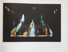 Székely László: 
Díszlettervek 1961-2004. Stage Designs 1961-2004. (Marton Lászlónak dedikált album...