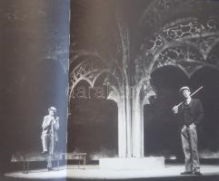 Book of Days. (Marton László számára dedikált jubileumi album.)
(Dublin, 2003. The Abbey Theatre.) ...