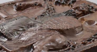 Zákány Eszter: Első István. Mázas kerámia plakett, mázpattogzással, 21,5x18,5 cm