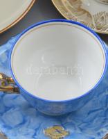 5 darab csésze alátéttel, közte antik Marchenbaldi emlékcsésze