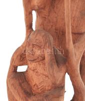 Három bölcs majom faragott keményfa szobor. 37 cm