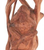 Három bölcs majom faragott keményfa szobor. 37 cm