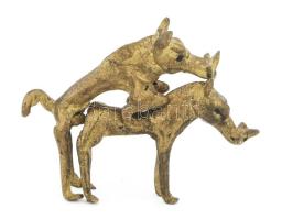 Párzó vaddisznók, afrikai viaszöntött bronz figura pár, h: 7 cm