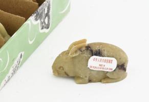 12 db kínai jáde nyúl figura, eredeti dobozában egyenként 5,5 cm