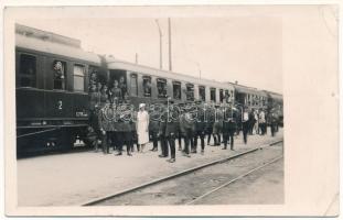 1933 Temesvár, Timisoara; Gara Domnita Elena / vasútállomás katonai vonattal és katonákkal Ilona román királyi hercegnő látogatásakor (?) / railway station with military train and soldiers during the visit of Princess Ileana of Romania (?) photo (EK)