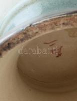 Antik japán padlóváza, faragott fa posztamensen. Japán, cca 20. század eleje, mázas és zománcfestett...