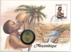 Mozambik 1982. 1M felbélyegzett borítékban, bélyegzéssel, német nyelvű leírással T:UNC Mozambique 1982. 1 Metical in envelope with stamp and cancellation, with German description C:UNC