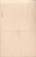 Oldal István festő és fotográfus nagybecskereki műtermében, kisfiával (1905.)
Oldal István (1828-19...