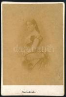 cca 1880-90 Vecsera (von Vetsera?) család egy fiatal, beazonosítandó hölgy tagja, feliratozott, jelzés nélküli keményhátú fotó, 16x11 cm