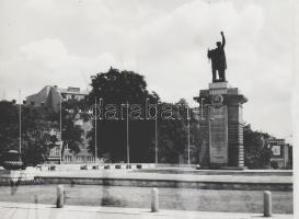 Dr. Dobos János rendőr ezredes, kriminalista, a Kék fény c. TV-műsor sztárjának iratai, fotók, oklev...