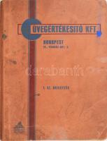 1939 Üvegértékesítő Kft. Budapest IV., Vámház-krt. 2. 1. számú árjegyzéke. Üvegértékesítő KFT Kossuch János Ajkai Üveggyárának, Salgótarjáni Üveggyár Rt-nak, Salgótarján és a Tokodi Üveggyár Rt-nak, központi eladási irodája. Pécs, Dunántúl Pécsi Egyetemi-ny., gazdag képanyaggal illusztrált, magyar és német nyelven, bejegyzésekkel, kissé foltos lapokkal és foltos borítóval.