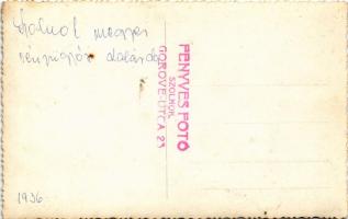 1936 Szolnok, Szolnok Megyei Pénzügyőr Dalárda irredenta előadása Nagymagyarország térképpel. Fenyve...