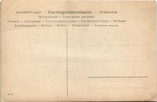 Pozsony, Pressburg, Bratislava; Divatos hölgy napernyővel / Lady. Mindszenty photo (fa)