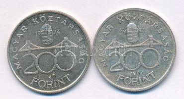1992. 200Ft Ag "MNB" + 1994. 200Ft Ag "Deák" mindkettő műanyag kapszulában T:AU,...