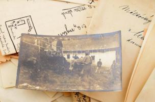 cca 1910-1940 Vegyes nyomtatványok, főleg meghívók, néhány okmány, fotó,