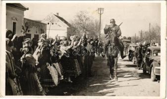 1941 Szabadka, Subotica; bevonulás. Bácska felszabadításának emlékére / entry of the Hungarian troops (kis szakadás / tiny tear)