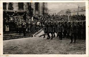 1940 Kolozsvár, Cluj; bevonulás, Horthy Miklós és Purgly Magdolna / entry of the Hungarian troops, Regent Horthy and his wife (fl)