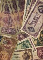 Kis bankjegy tétel, pengők, kevés korona és forint, néhány külföldi, összesen 245db T:vegyes