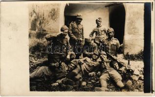 1916 Osztrák-magyar katonák csoportja italokkal / WWI Austro-Hungarian K.u.K. military, group of soldiers with drinks. photo