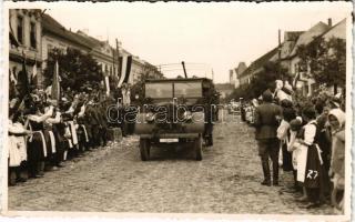 1940 Székelyudvarhely, Odorheiu Secuiesc; bevonulás, katonai teherautó / entry of the Hungarian troops, military automobile. Kováts István photo (ragasztónyomok / gluemarks)