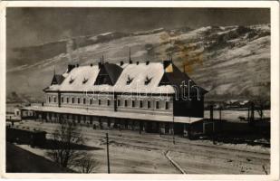 1941 Kőrösmező, Körösmező, Jaszinya, Jasina, Yasinia; vasútállomás télen, vonatok / railway station in winter, trains